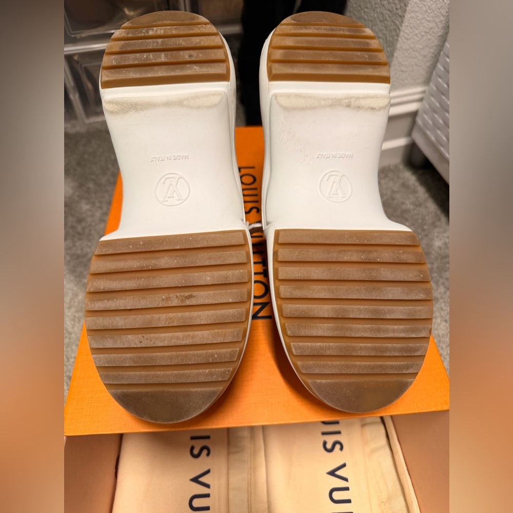 Louis Vuitton Sneakers - Picture 5 of 9